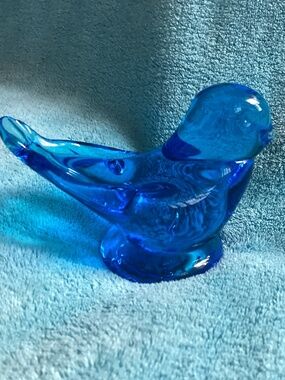 ART GLASS BLUE BIRD OF HAPPINESS SIGNED LEO WARD